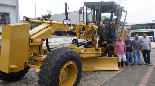 Prefeitura de Papanduva adquire motoniveladora (patrola)