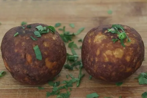 (VÍDEO) Receita da Semana: Bolinho de batata simples