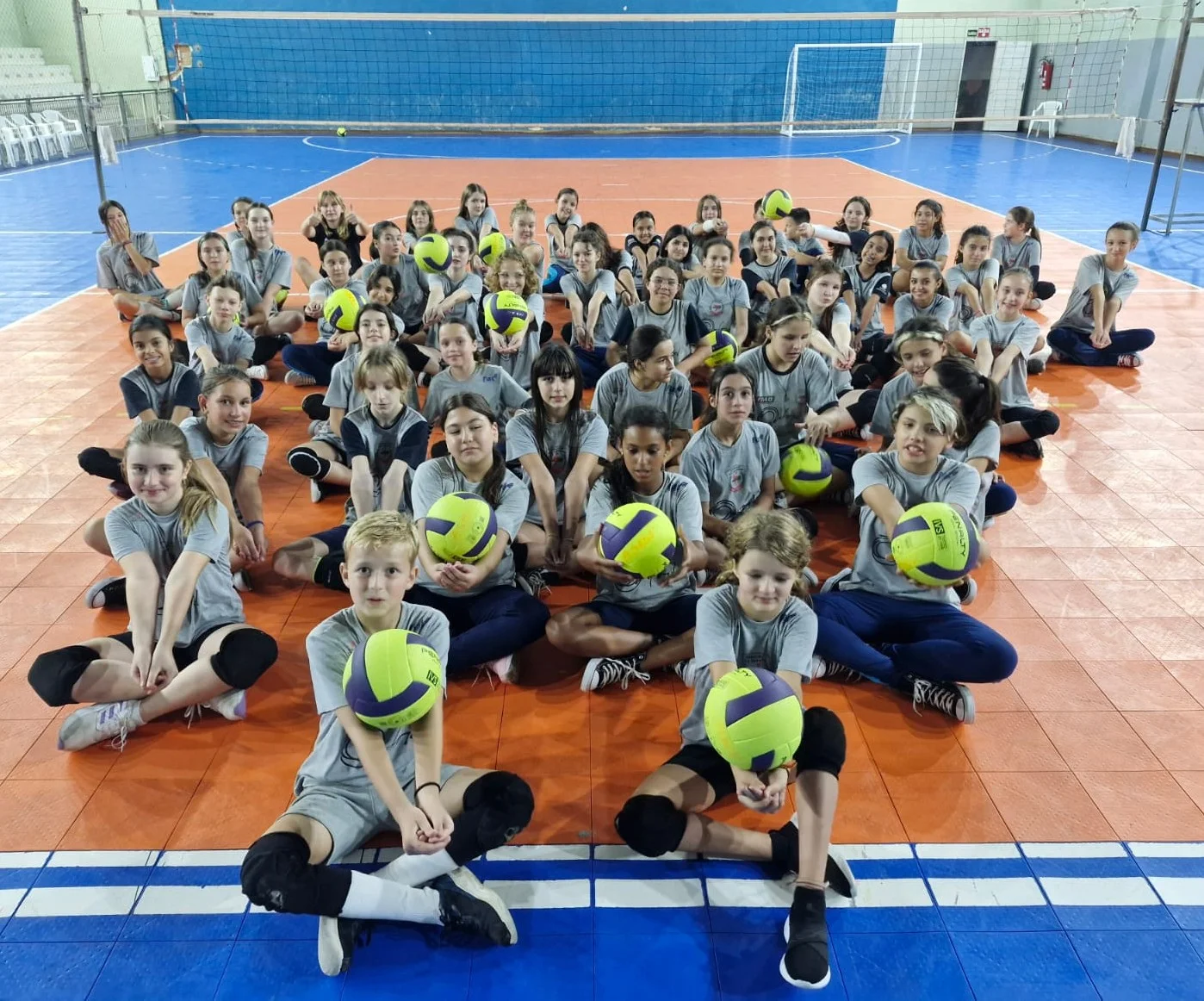 Projeto Voleibol para Sempre atende 367 crianças e adolescentes em São Bento do Sul