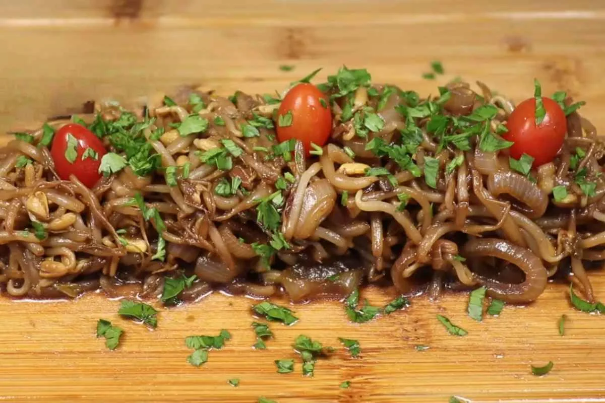 (VÍDEO) Receita da Semana: Broto de feijão refogado