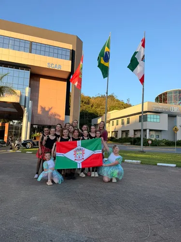 Grupo DançArt representa Papanduva em festival de dança e conquista oito troféus
